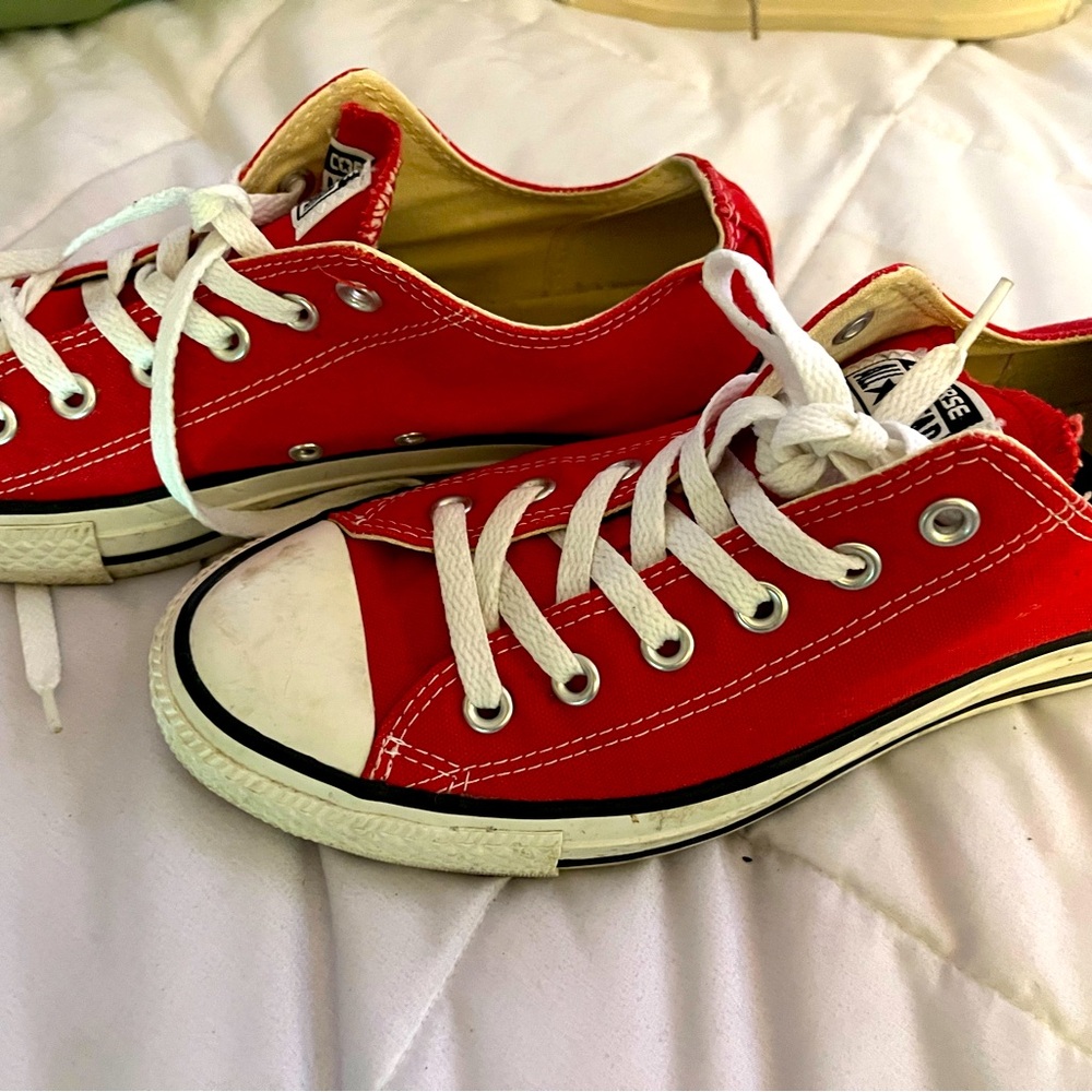 Converse all stars. Red